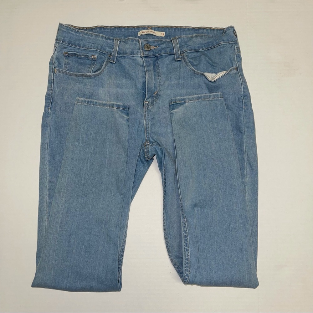 Levi NWOT Skinny Jean SZ 33 Light Wash